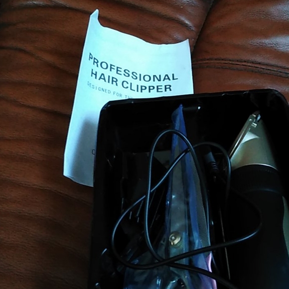 Hair clippers - Picture 1 of 3